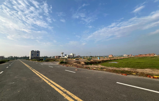 10 Marla Plot for Sale in H Block