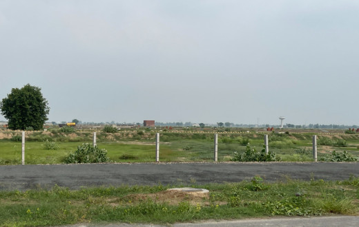 10 Marla Plot for Sale in C Block