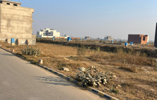 5 Marla Plot for Sale in H Block