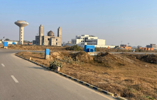 10 Marla Plot for Sale in L Block